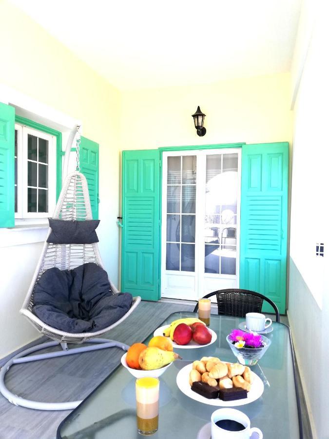 Kamari Beach Houses With Balcony And Garden Exteriör bild