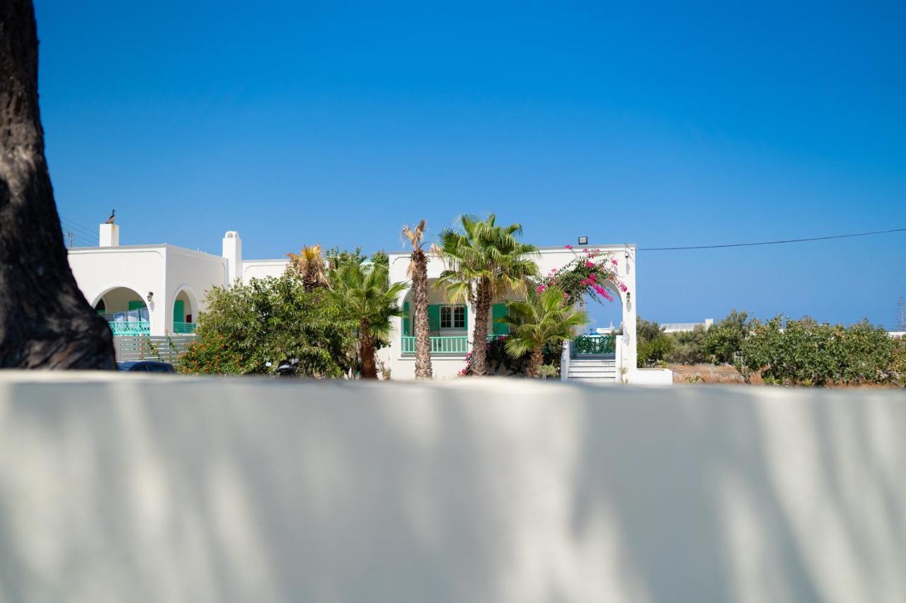 Kamari Beach Houses With Balcony And Garden Exteriör bild